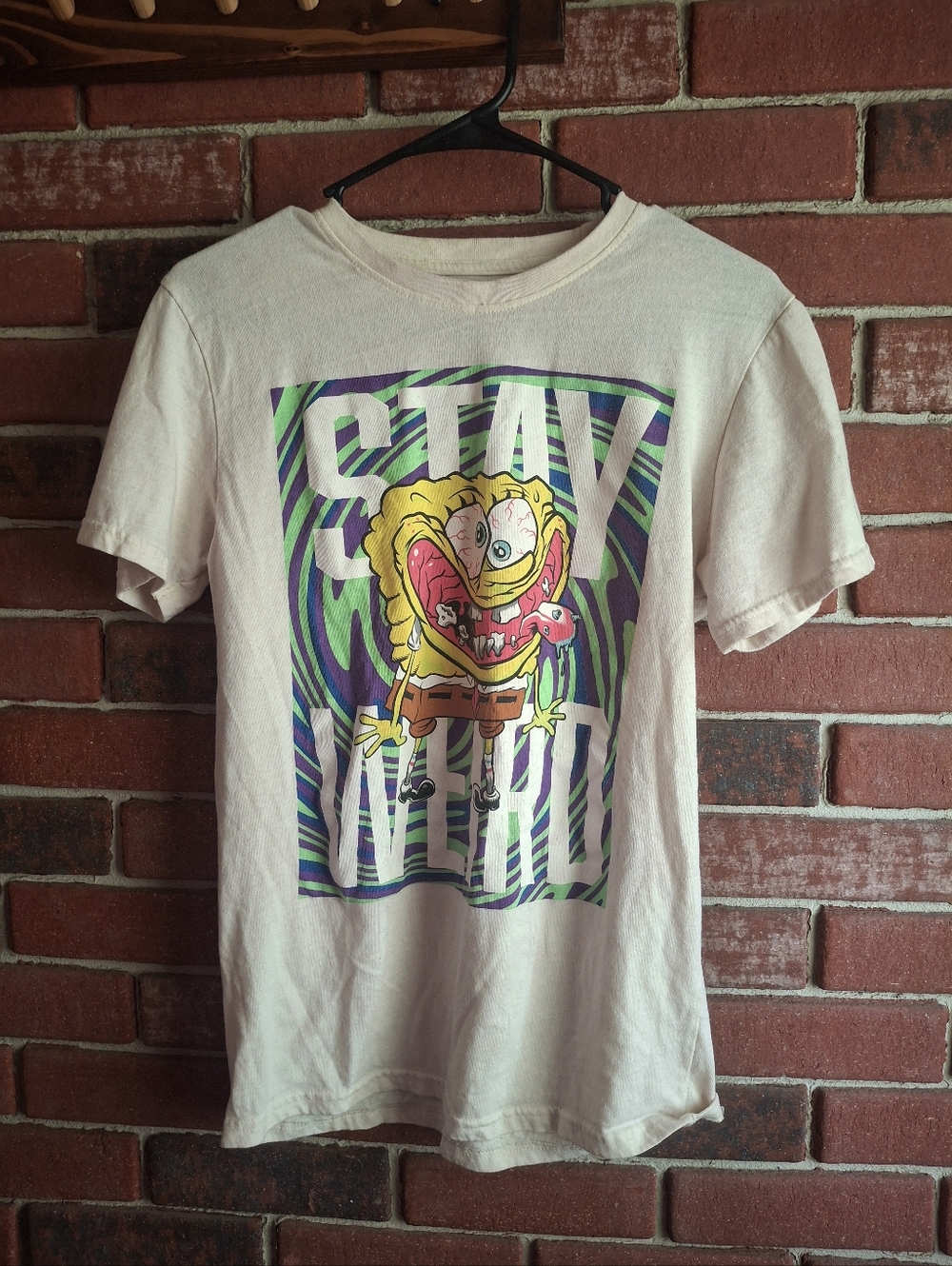SpongeBob SquarePants Stay cream  t-shirt Size M